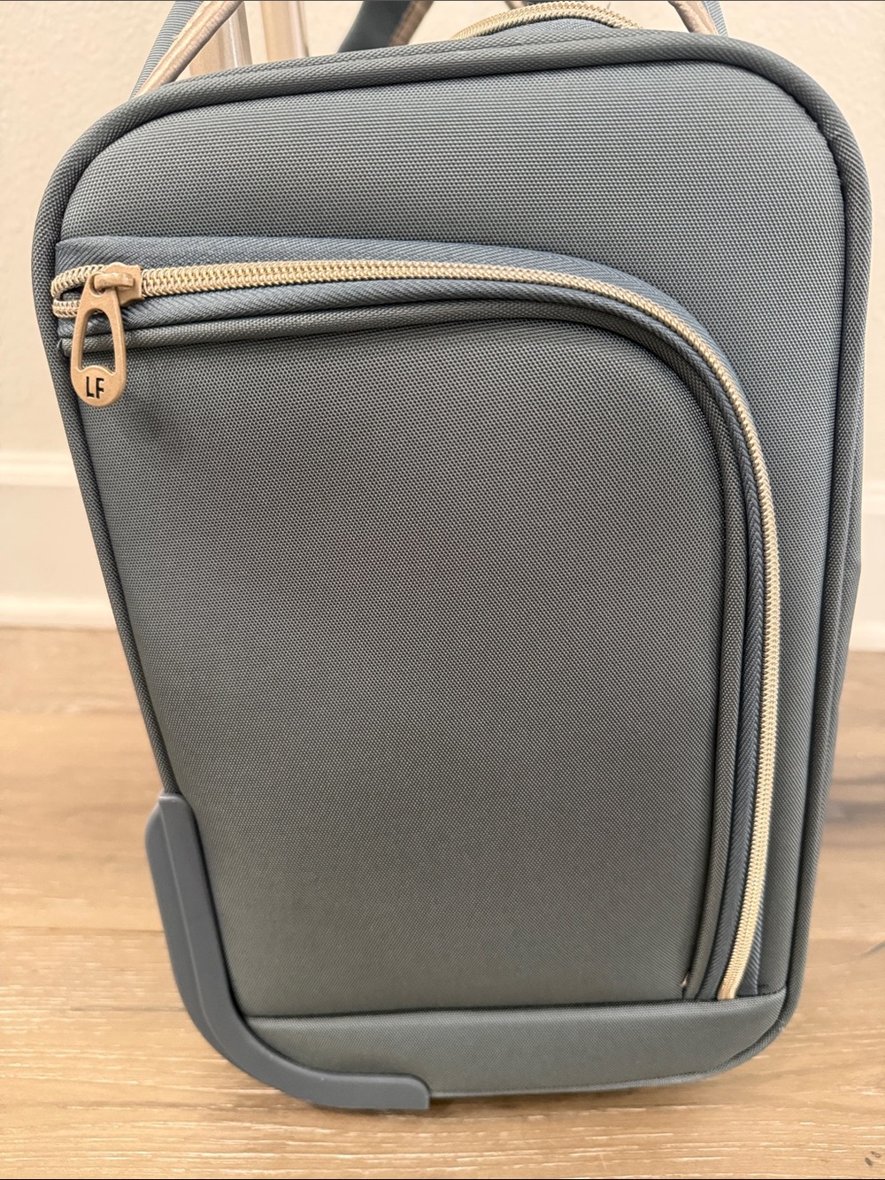 London Fog Under-the-Seat Carry-On Luggage  Bag Hartford II Collection Unisex - Picture 4 of 16